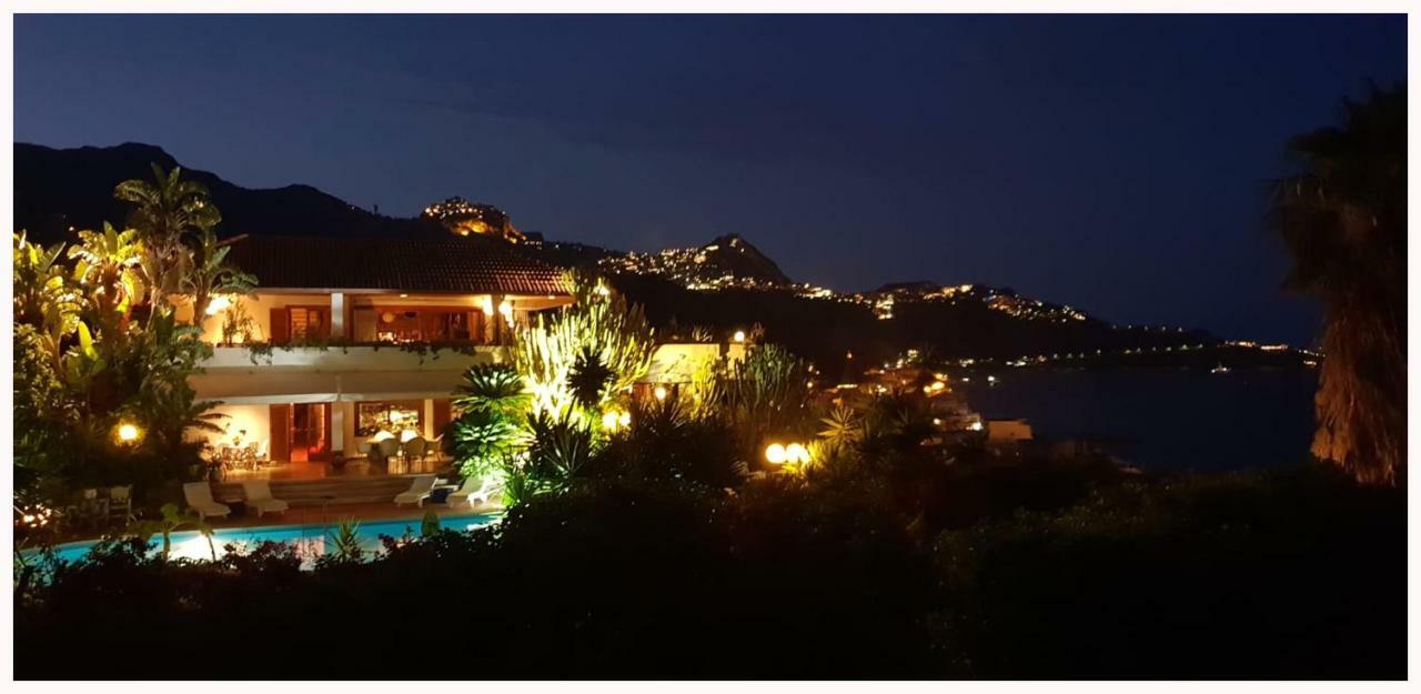 Villa Barbara Giardini-Naxos Buitenkant foto